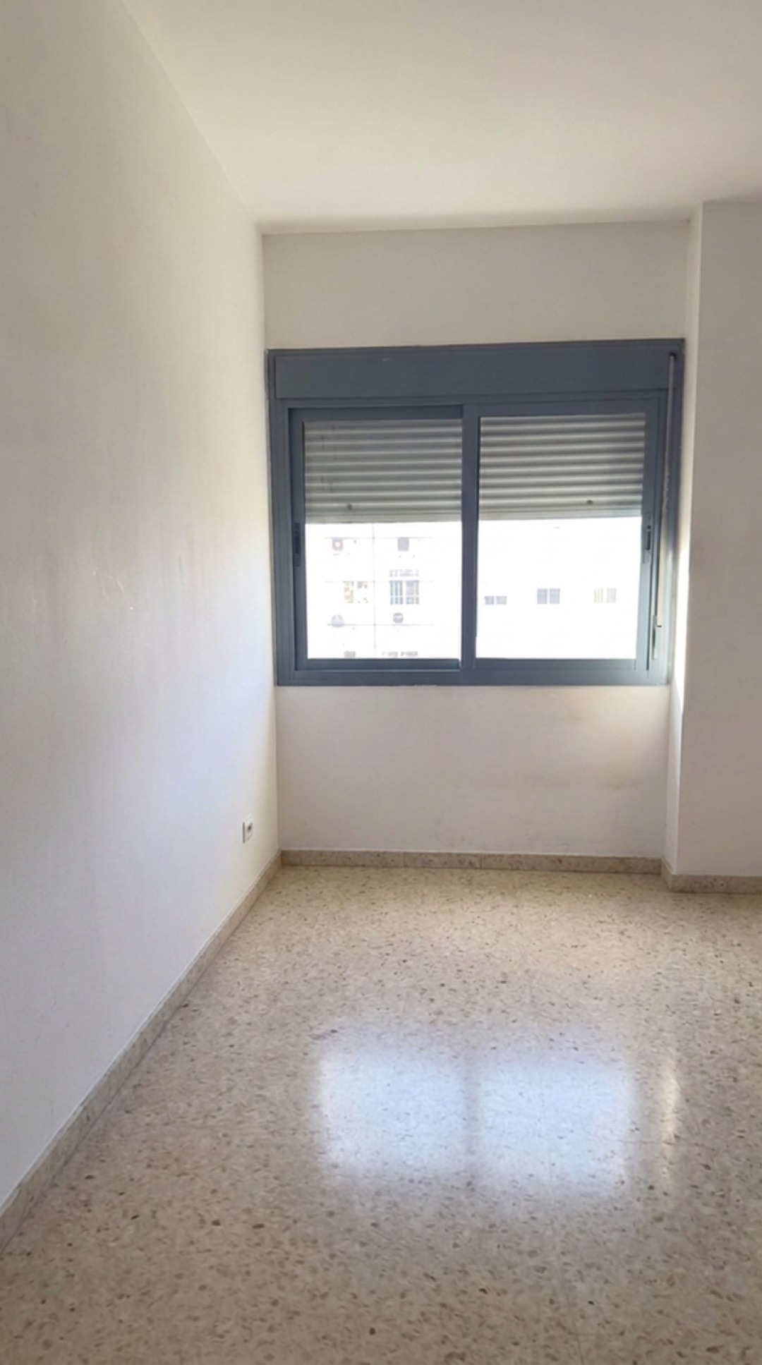Salón — piso en Los Bermejales, Sevilla