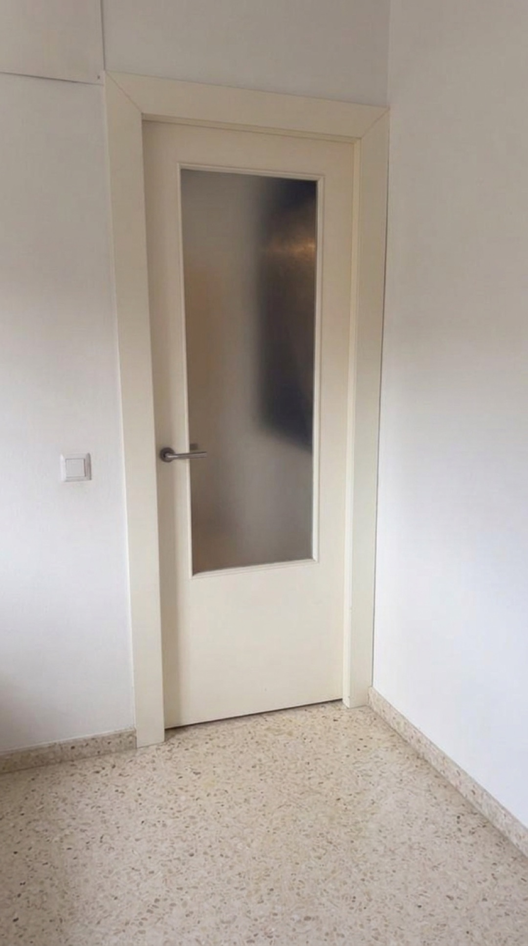 Puerta que da al pasillo — piso en Los Bermejales, Sevilla