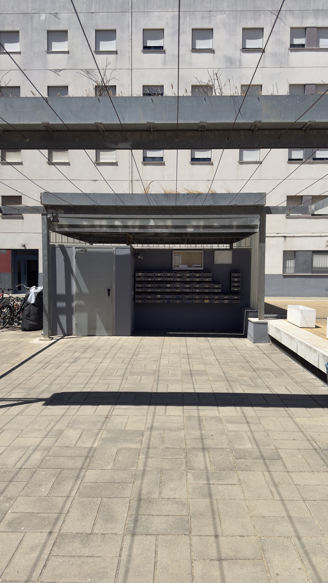 Buzones al exterior, al aire libre — piso en Los Bermejales, Sevilla