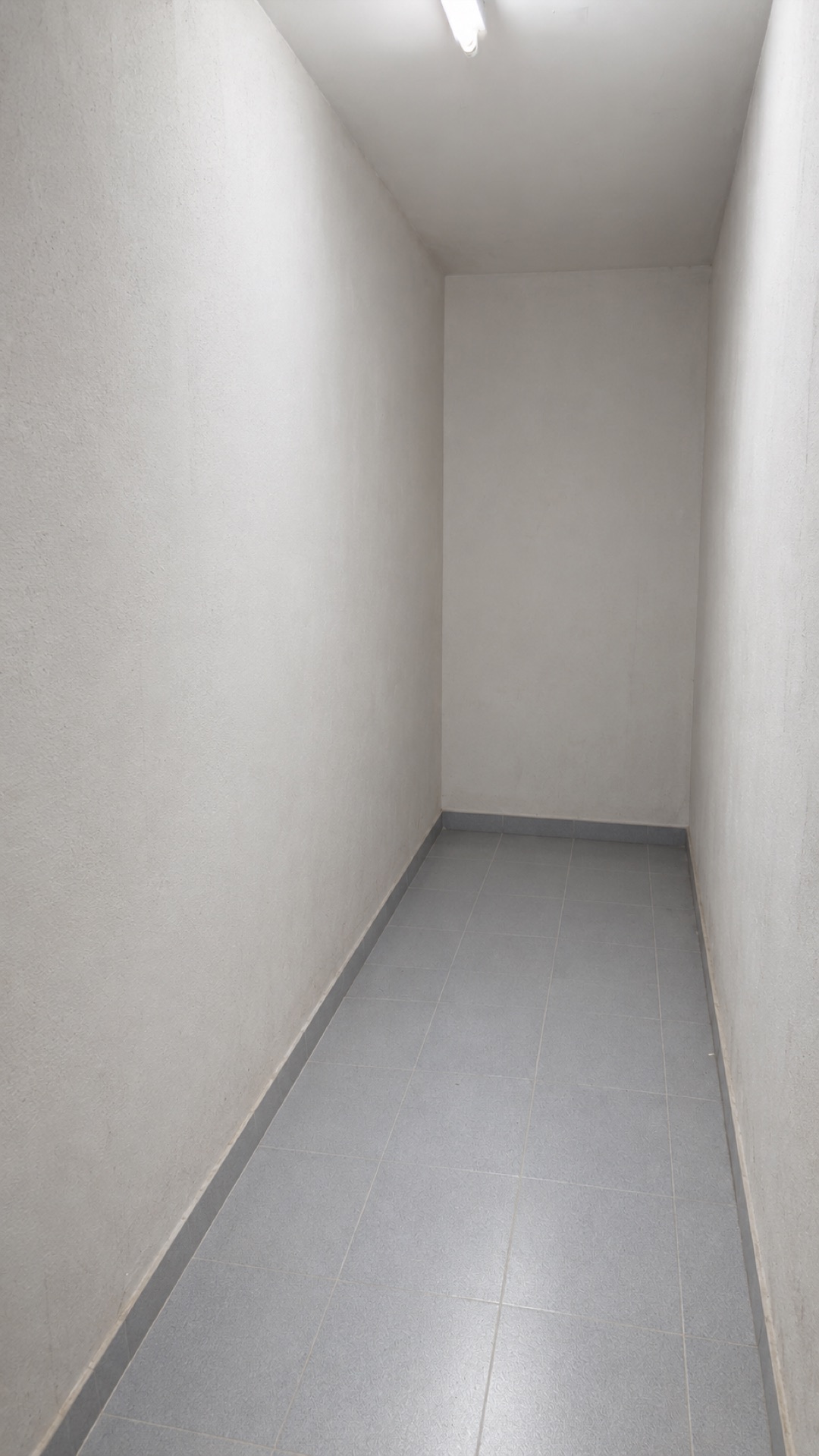 Trastero de 4,97 m² construidos, con cerradura de llave — piso en Los Bermejales, Sevilla